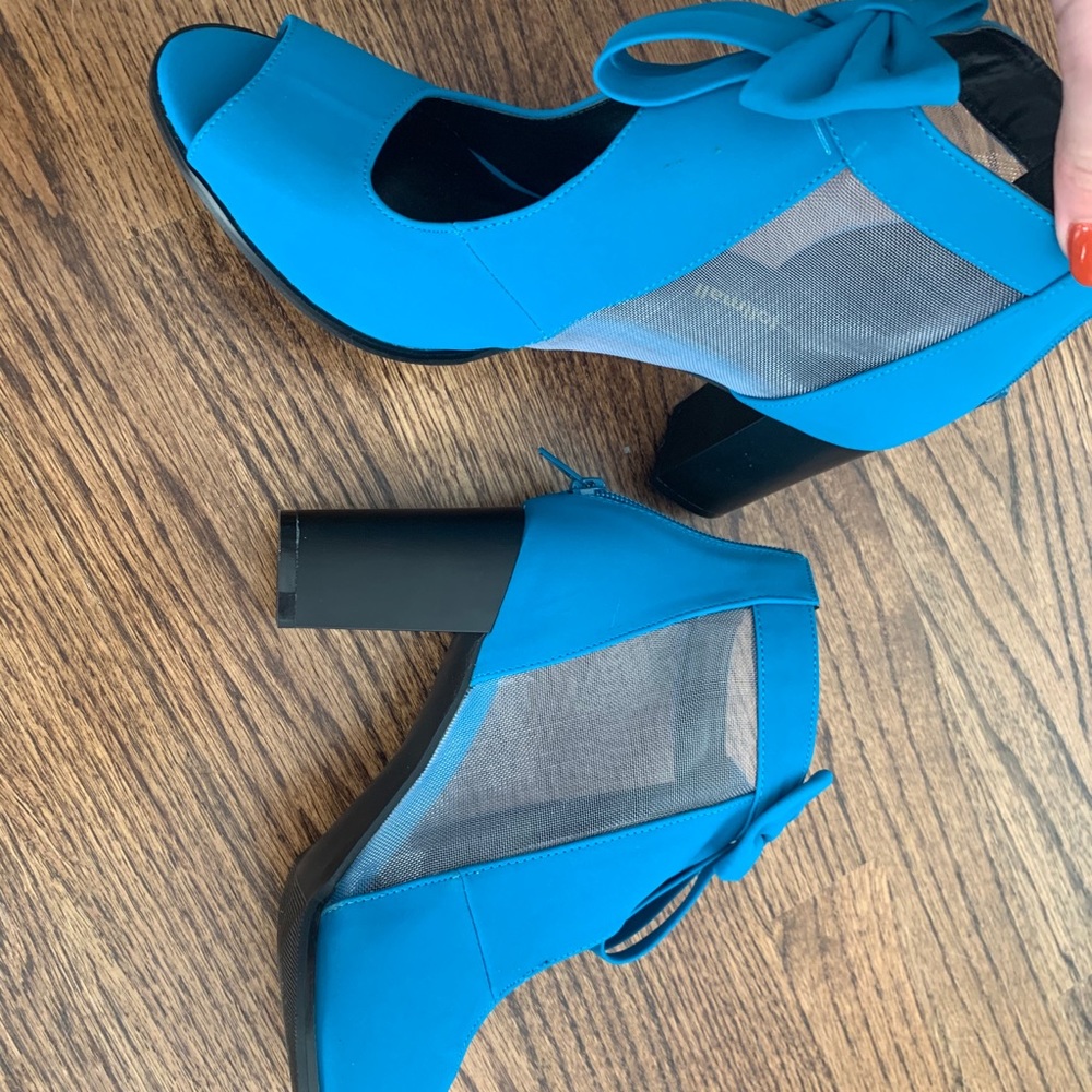 Shoes - Picture 4 of 5